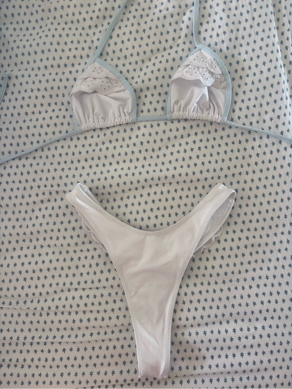 FRANKIES BIKINI White Lace Trim Triangle Bikini Set - Picture 3 of 5
